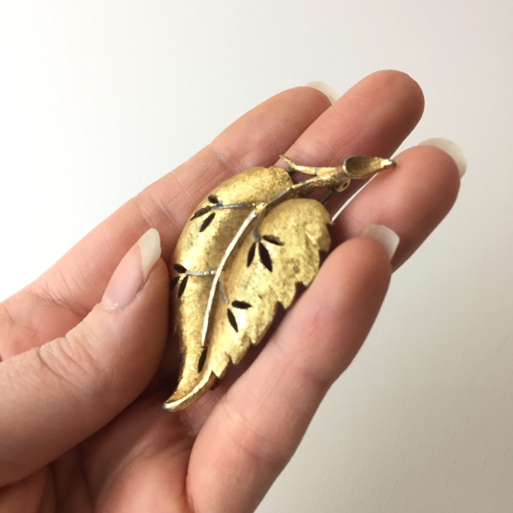Vintage BSK Gold Tone Leaf Brooch